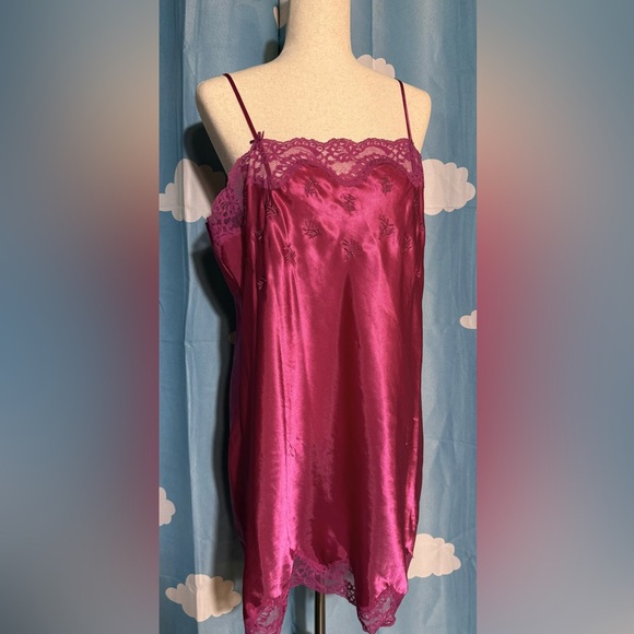 2 vintage slips. Fuschia and forest green. Lacy, embroidery on pink- L - Picture 11 of 11